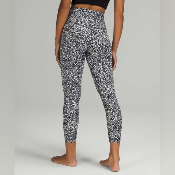 Lululemon Align High-Rise Pant 25" Venture Floral Alpine White Black Sz 20 - Picture 1 of 8